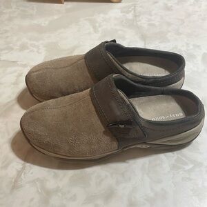 Easy Spirit Eliana Clogs